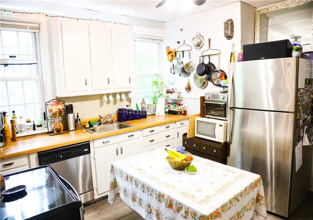 Homes for sale in Rochester, NY | 272 Linden St, Rochester, NY 14620 | MLS# R1682836
