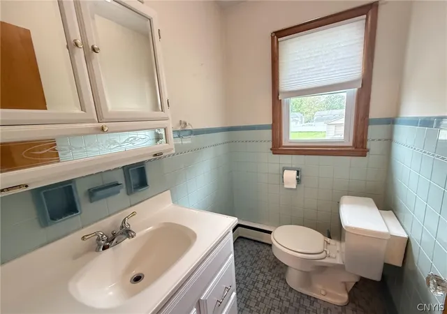 Homes for sale in Lenox, NY | 327 N Peterboro St, Lenox, NY 13032 | MLS# S1682983