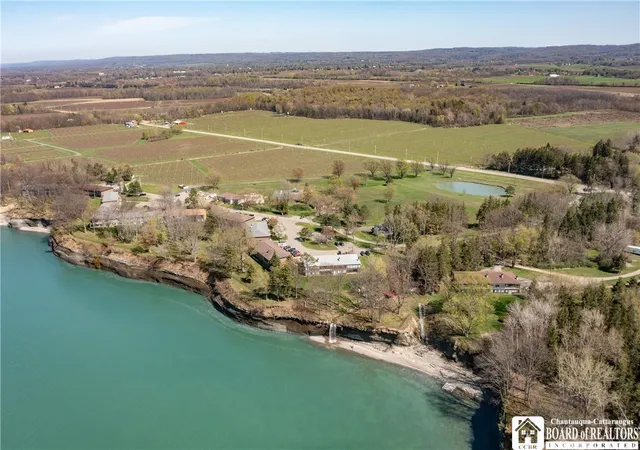2nd image of 409 Edgewater Dr, Westfield, NY 14787 | MLS# R1682878