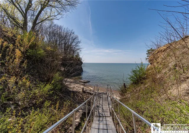 Listing Photo 2 - Condo for sale in building located at 409 Edgewater Dr, Westfield, NY 14787 - Unit #
