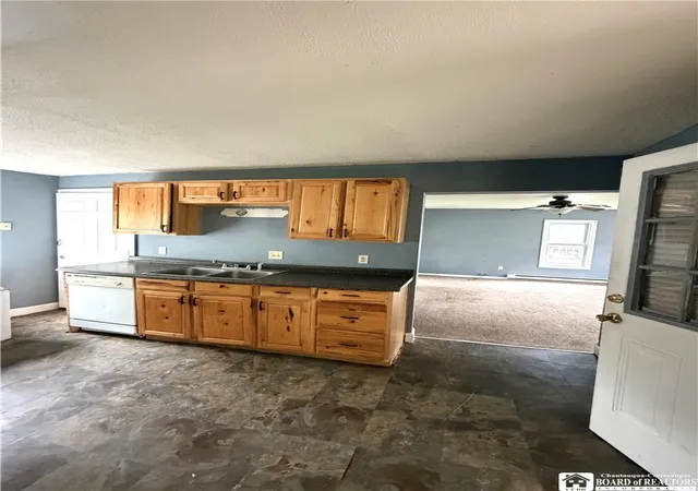 3rd image of 25 Chapin St, Jamestown, NY 14701 | MLS# R1682835