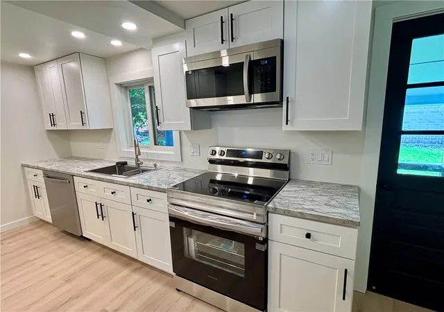 3rd image of 28 Fair St, Oneonta, NY 13820 | MLS# R1680882