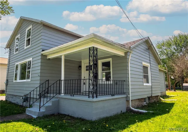 3rd image of 161 Elmwood Ave, Lockport, NY 14094 | MLS# B1682984