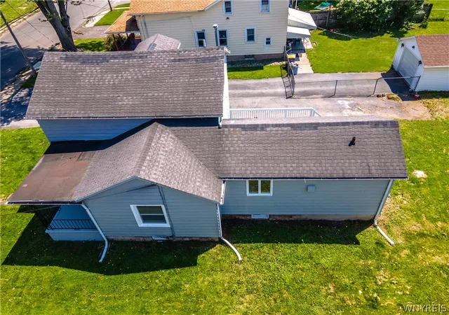 4th image of 161 Elmwood Ave, Lockport, NY 14094 | MLS# B1682984