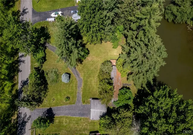 4th image of 8196 Kneeskern Rd, Bridgeport, NY 13030 | MLS# S1683161