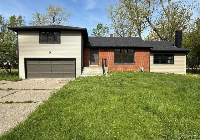 Single family home for sale at 4540 Gentwood Dr, Buffalo, NY 14221 | MLS# B1683084
