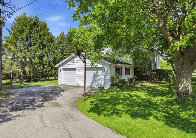 Homes for sale in Oakfield, NY | 34 Broadway St, Oakfield, NY 14125 | MLS# R1682998