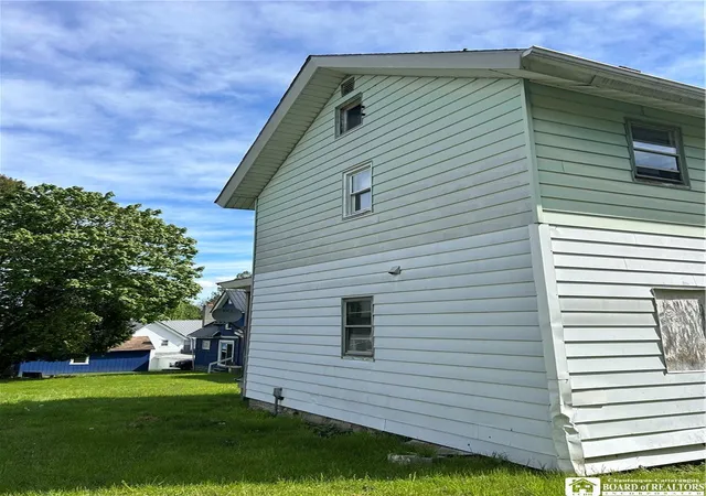 4th image of 12 Chautauqua Ave, Jamestown, NY 14701 | MLS# R1682065