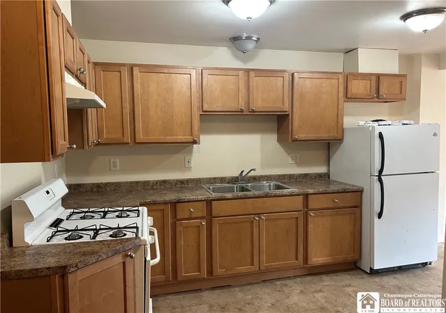 4th image of 18 Cleveland Ave, Fredonia, NY 14063 | MLS# R1682064