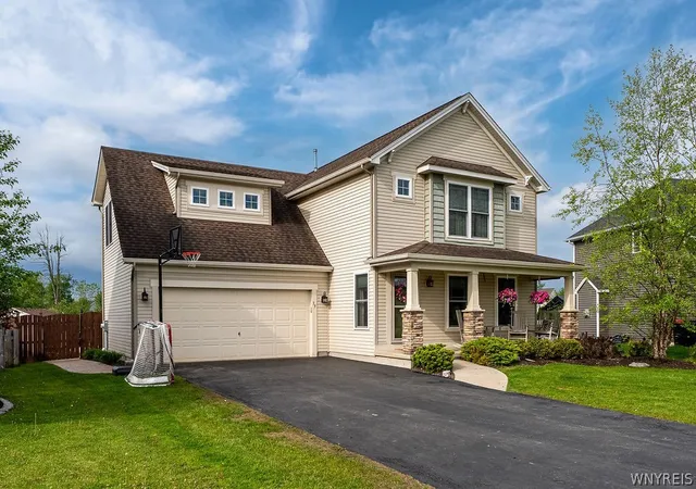 Homes for sale in Lancaster, NY | 39 Newberry Ln, Lancaster, NY 14086 | MLS# B1682843