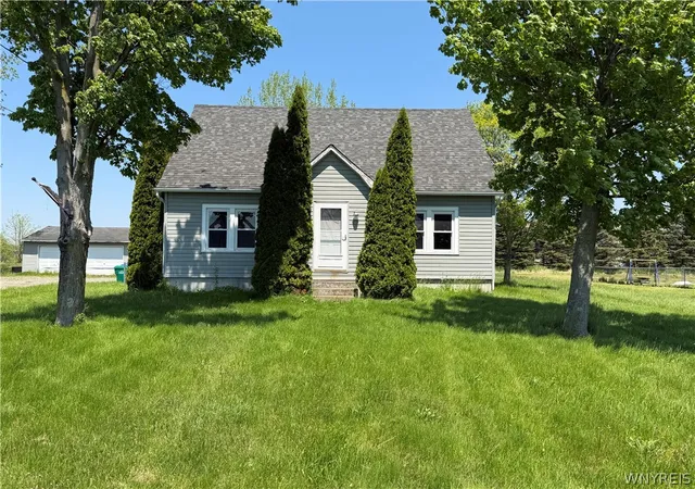 1st image of 7453 Lincoln Avenue Ext, Lockport, NY 14094 | MLS# B1683219
