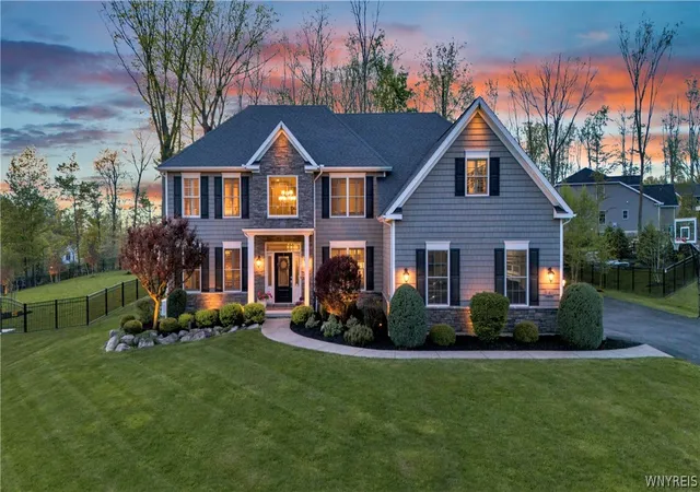 1st image of 6 Hidden Oak Ct, Orchard Park, NY 14127 | MLS# B1682985