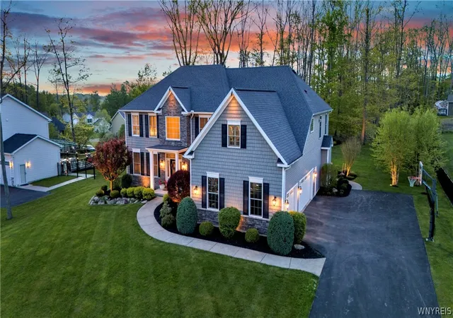 2nd image of 6 Hidden Oak Ct, Orchard Park, NY 14127 | MLS# B1682985