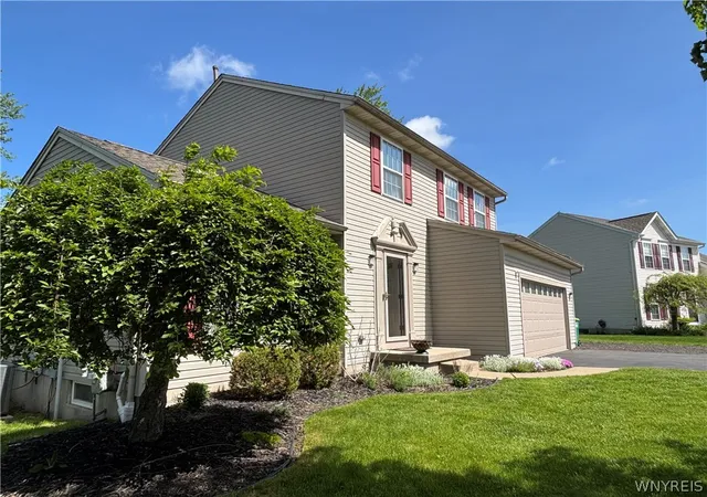 3rd image of 6356 Heritage Pt N, Lockport, NY 14094 | MLS# B1682750