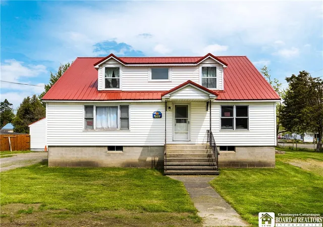 3rd image of 954 Charles St, Hanover, NY 14081 | MLS# R1682579