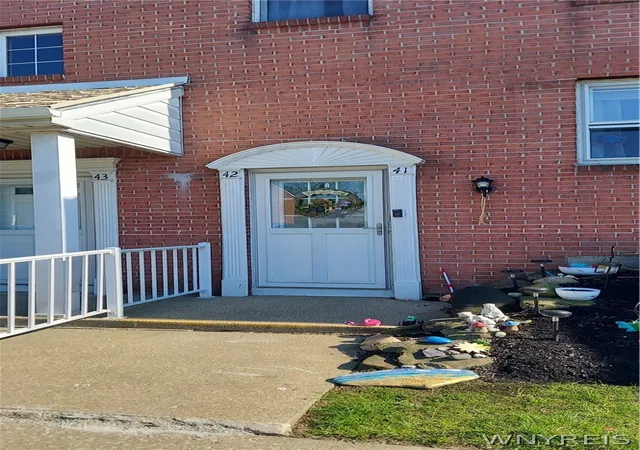 Homes for sale in Lancaster, NY | 3905 Bowen #42 Rd #42, Lancaster, NY 14086 | MLS# B1682657