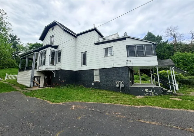 1st image of 17 W 1st St, Corning, NY 14830 | MLS# R1682840