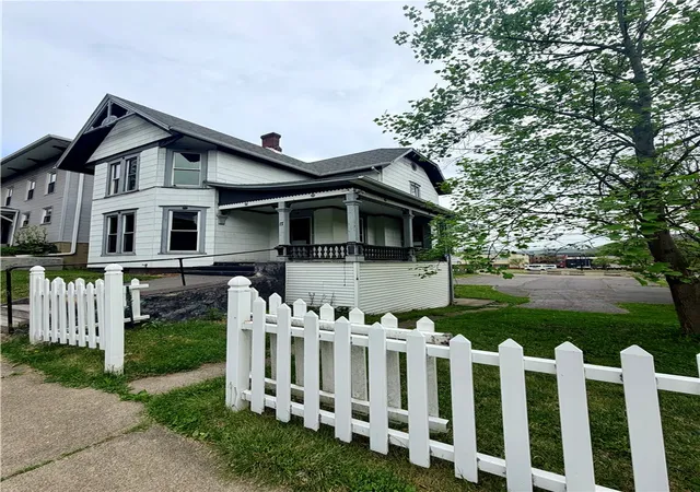 2nd image of 17 W 1st St, Corning, NY 14830 | MLS# R1682840