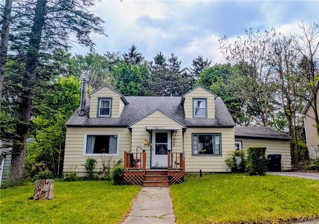 1st image of 527 Salisbury Park Dr, Syracuse, NY 13224 | MLS# S1683231