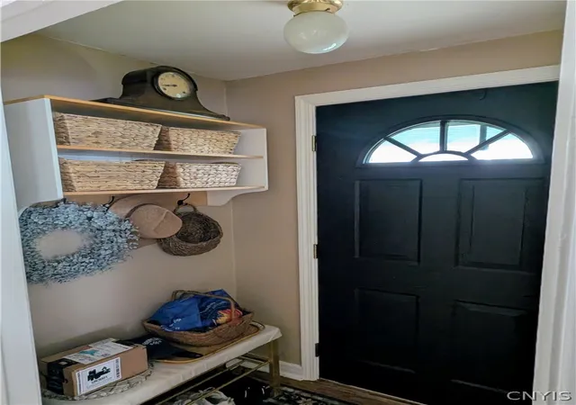2nd image of 527 Salisbury Park Dr, Syracuse, NY 13224 | MLS# S1683231