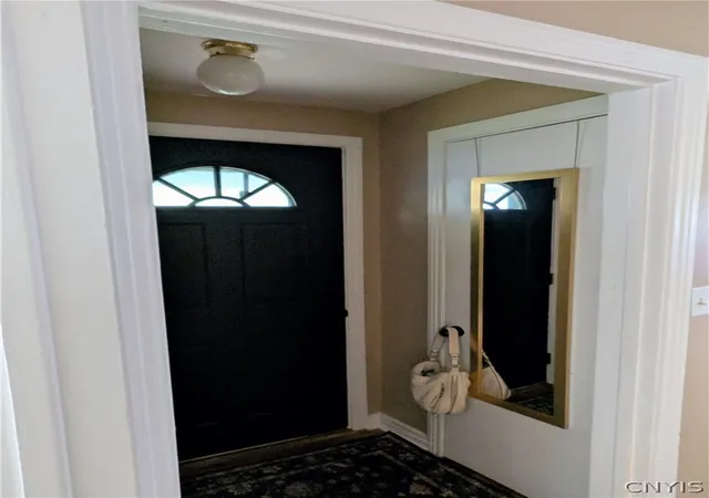 3rd image of 527 Salisbury Park Dr, Syracuse, NY 13224 | MLS# S1683231