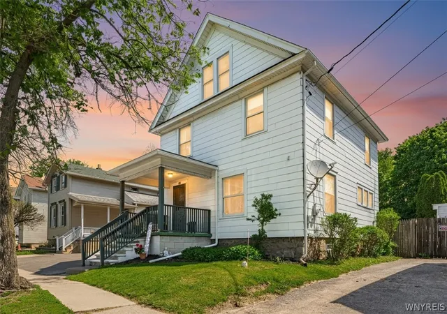 Photo 3 of Sale Pending at 162 S Transit St, Lockport, NY 14094 | MLS# B1683282 | Listing updated on 2026-07-31