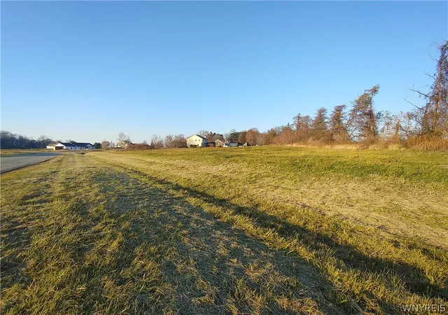 5th image of 1269 Lake Pointe Dr, Newfane, NY 14008 | MLS# B1683287