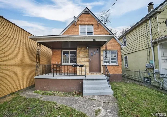 Homes for sale in Niagara Falls, NY | 417 24Th St, Niagara Falls, NY 14303 | MLS# B1682221