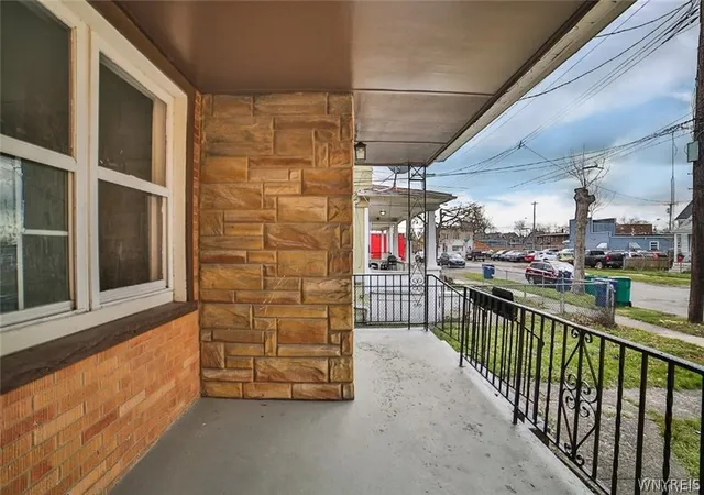 Homes for sale in Niagara Falls, NY | 417 24Th St, Niagara Falls, NY 14303 | MLS# B1682221