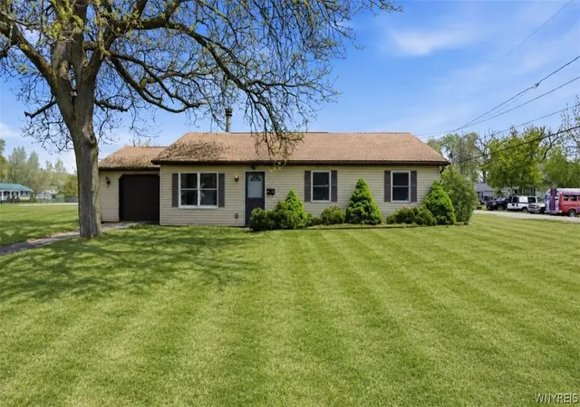 Homes for sale in Niagara, NY | 3125 Portland St, Niagara, NY 14305 | MLS# B1682874