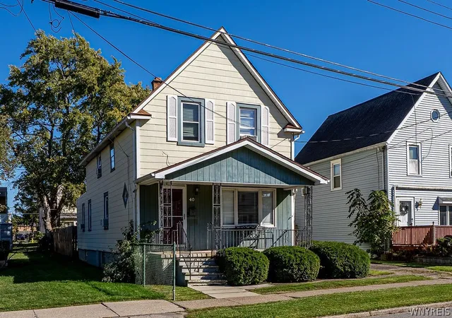 Homes for sale in Lackawanna, NY | 40 Johnson St, Lackawanna, NY 14218 | MLS# B1682690