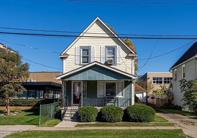 Homes for sale in Lackawanna, NY | 40 Johnson St, Lackawanna, NY 14218 | MLS# B1682690