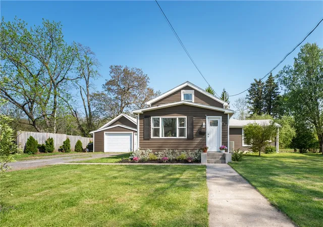 Homes for sale in Albion, NY | 437 East State Street, Albion, NY 14411 | MLS# R1683310