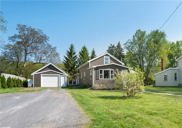 Homes for sale in Albion, NY | 437 East State Street, Albion, NY 14411 | MLS# R1683310