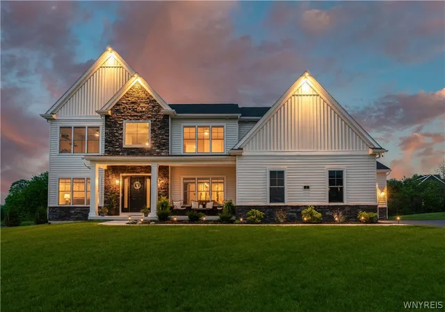 1st image of 3 Blue Heron Dr, Orchard Park, NY 14127 | MLS# B1683252