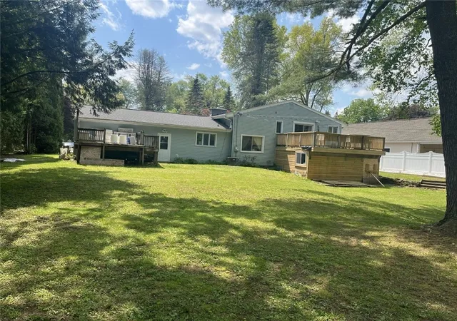 38th image of 46 Larchwood Dr, Pittsford, NY 14534 | MLS# R1682900