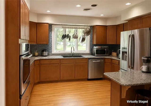 5th image of 46 Larchwood Dr, Pittsford, NY 14534 | MLS# R1682900