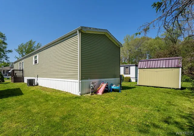 Homes for sale in Cheektowaga, NY | 60 Carefree Ln, Cheektowaga, NY 14227 | MLS# B1683457
