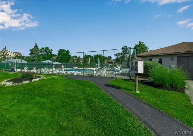 Homes for sale in Amherst, NY | 43 Bee Hunter Ct #A, Amherst, NY 14051 | MLS# B1683232