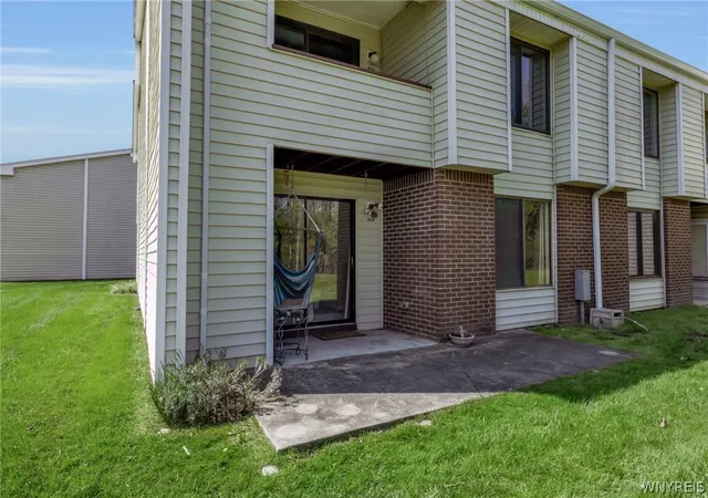 Homes for sale in Amherst, NY | 43 Bee Hunter Ct #A, Amherst, NY 14051 | MLS# B1683232