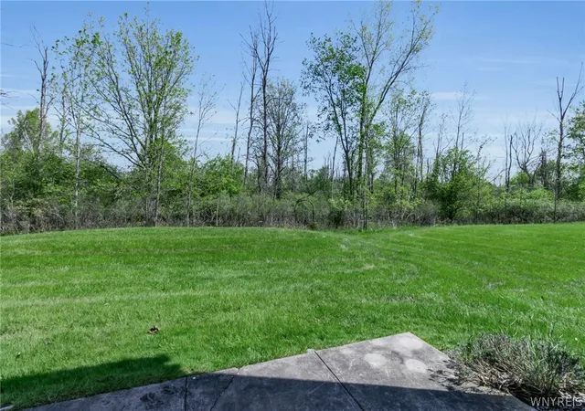 Homes for sale in Amherst, NY | 43 Bee Hunter Ct #A, Amherst, NY 14051 | MLS# B1683232
