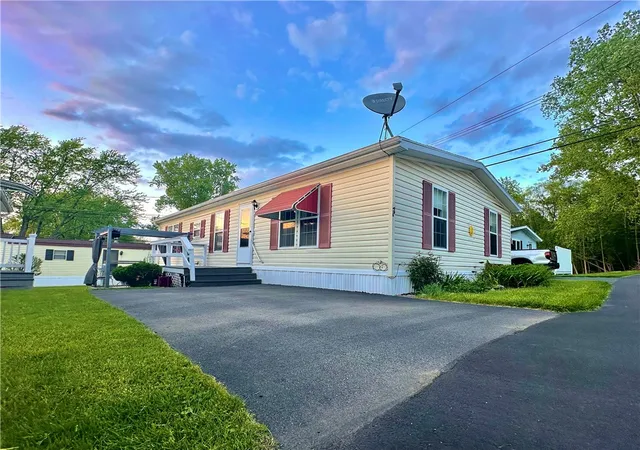 1st image of 898 Ridge Rd Lot 17, Webster, NY 14580 | MLS# R1683313