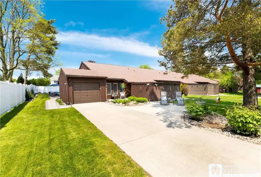 Photo 1 of Single family home for sale at 2 Susann Ct, Fredonia, NY 14063 | MLS# R1681666 | Listing updated on 2026-10-11