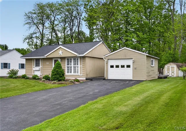 Homes for sale in Clay, NY | 7856 Orion Path, Clay, NY 13090 | MLS# S1682143