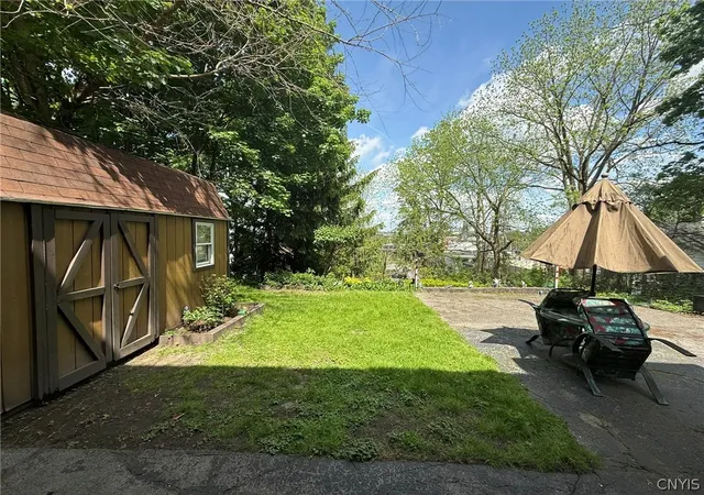 2nd image of 410 Emerson Ave, Syracuse, NY 13204