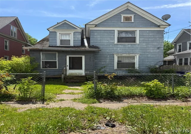 1st image of 307 W Pleasant Ave Ave, Syracuse, NY 13205 | MLS# S1683531