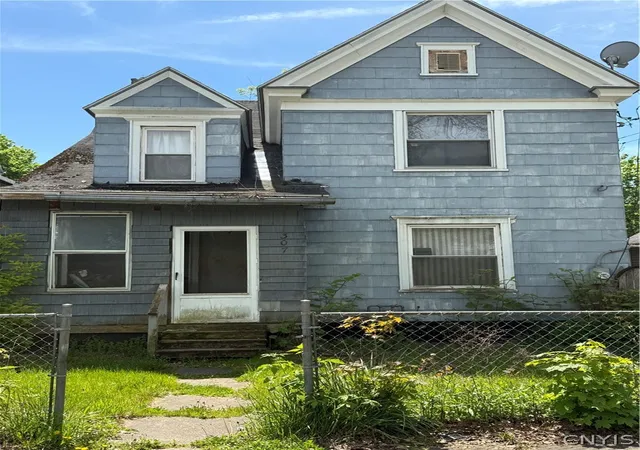 2nd image of 307 W Pleasant Ave Ave, Syracuse, NY 13205 | MLS# S1683531