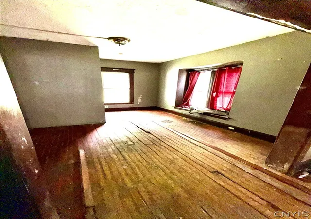 Photo 3 of Sale Pending at 318 W Pleasant Ave, Syracuse, NY 13205 | MLS# S1683532 | Listing updated on 2026-07-18