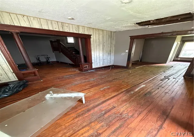 Photo 3 of Sale Pending at 318 W Pleasant Ave, Syracuse, NY 13205 | MLS# S1683532 | Listing updated on 2026-07-18