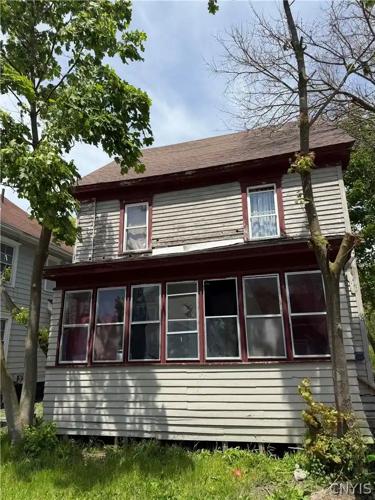 Photo 1 of Sale Pending at 502 W Newell St, Syracuse, NY 13205 | MLS# S1683537 | Listing updated on 2026-07-18
